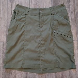 Duluth Trading Co. Women's Dry on the Fly Olive Green Skort Size 10